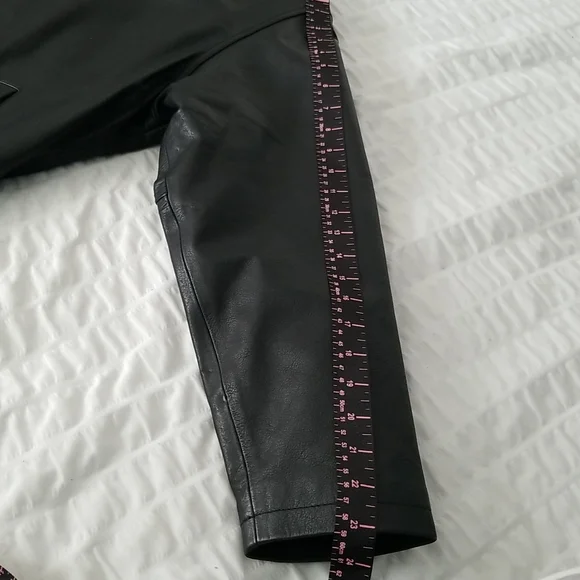 L - Jacket - Picture 12 of 13